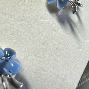 Elegant vintage Silver and Blue Floral Earrings